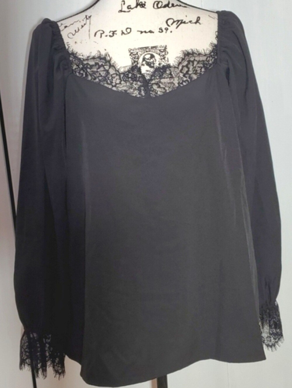 Shein|Womens Black Sweetheart Neckline Lace Trim Top Wide sleeves Sz.2X